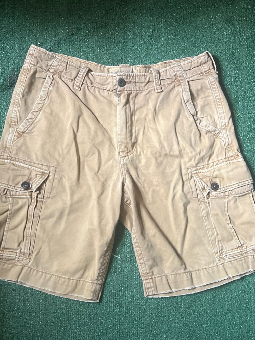 American Eagle Outfitters Men's Khaki Cargo Shorts